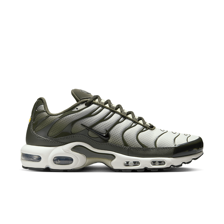 NIKE AIR MAX PLUS SEQUOIA CARGO KHAKI
