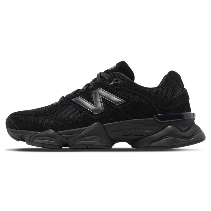 NEW BALANCE 2002R TRIPLE BLACK SUEDE