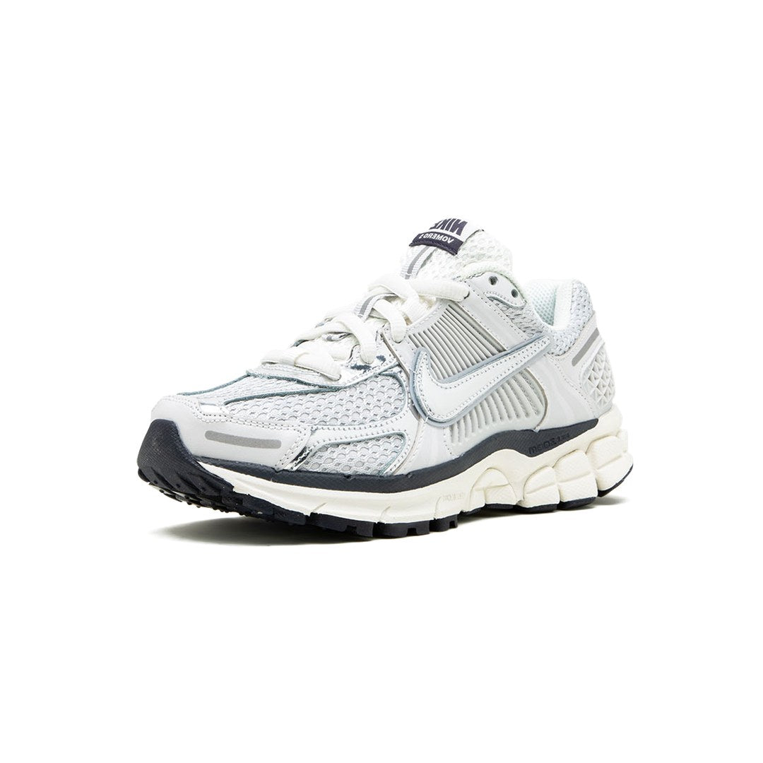 NIKE ZOOM VOMERO 5 PHOTON DUST METALLIC SILVER (WOMEN&