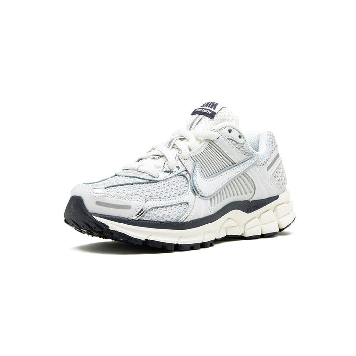 NIKE ZOOM VOMERO 5 PHOTON DUST METALLIC SILVER (WOMEN&