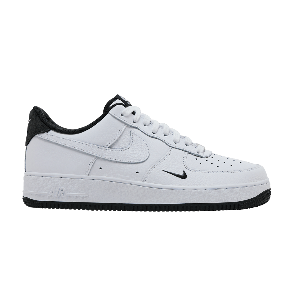 NIKE AIR FORCE 1 LOW &
