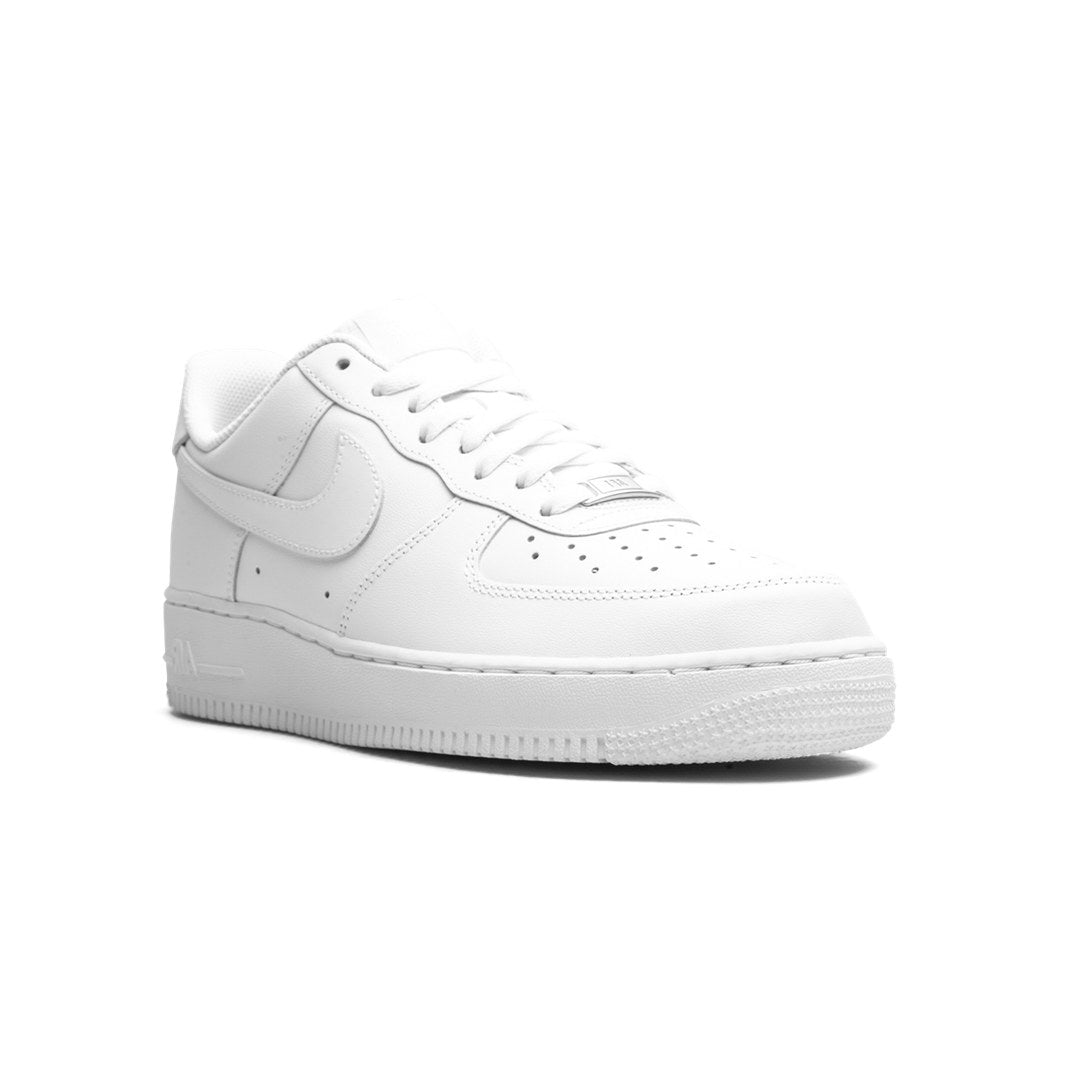 NIKE AIR FORCE 1 LOW &