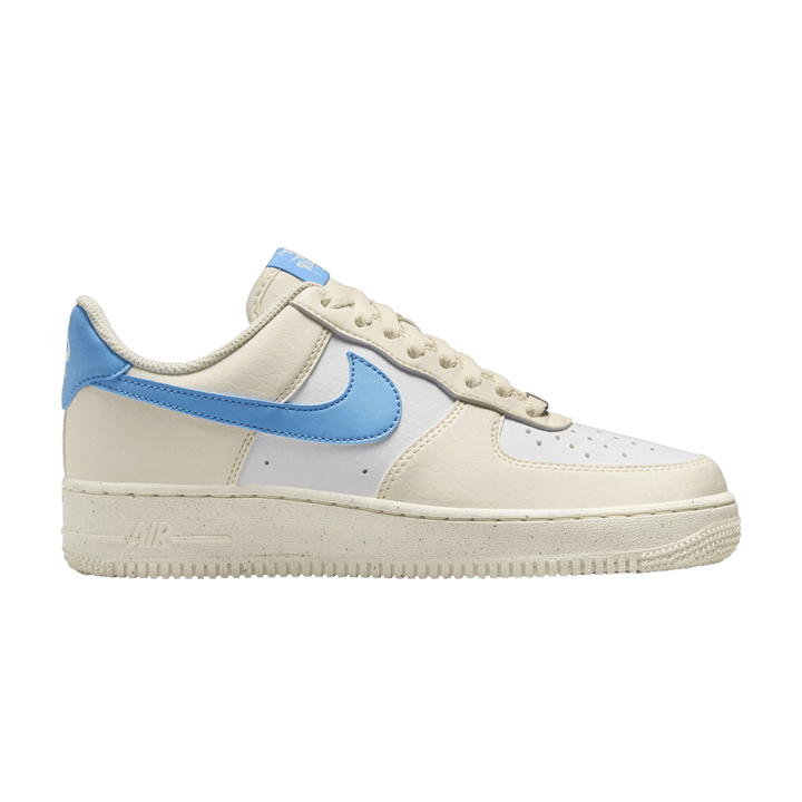 NIKE AIR FORCE 1 LOW &