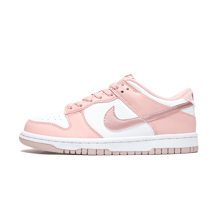 NIKE DUNK LOW GS &