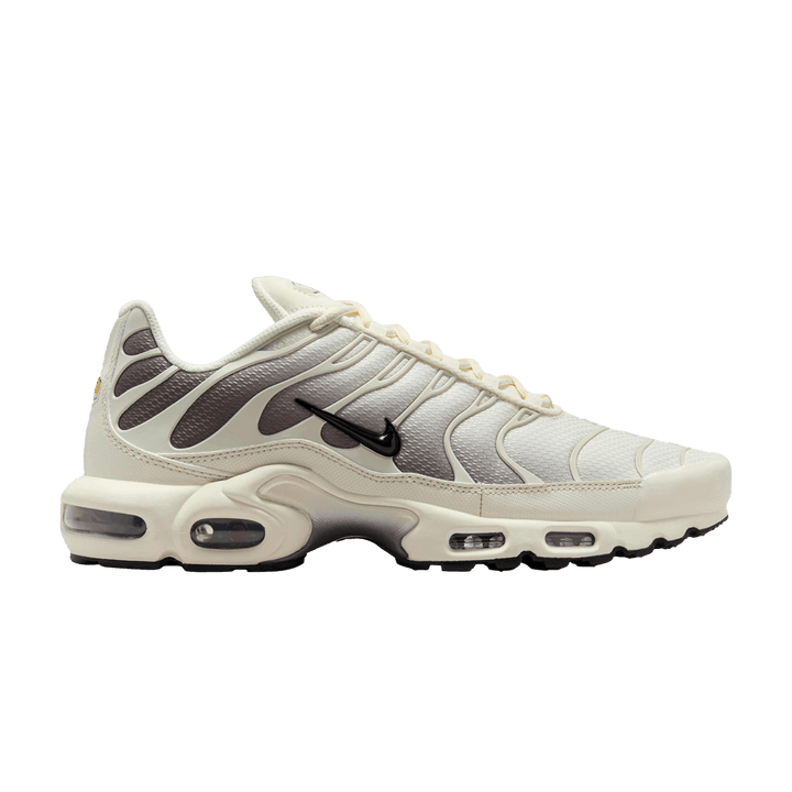 AIR MAX PLUS &