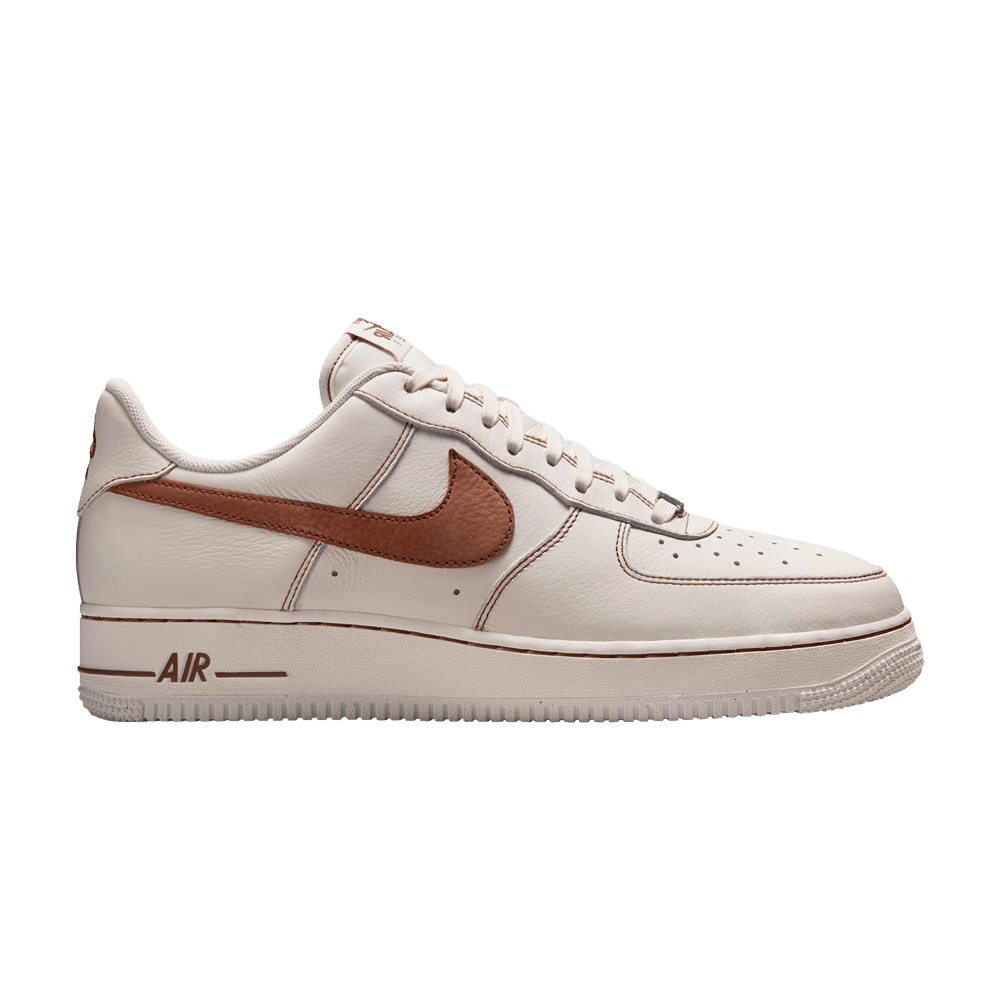 NIKE AIR FORCE 1 &