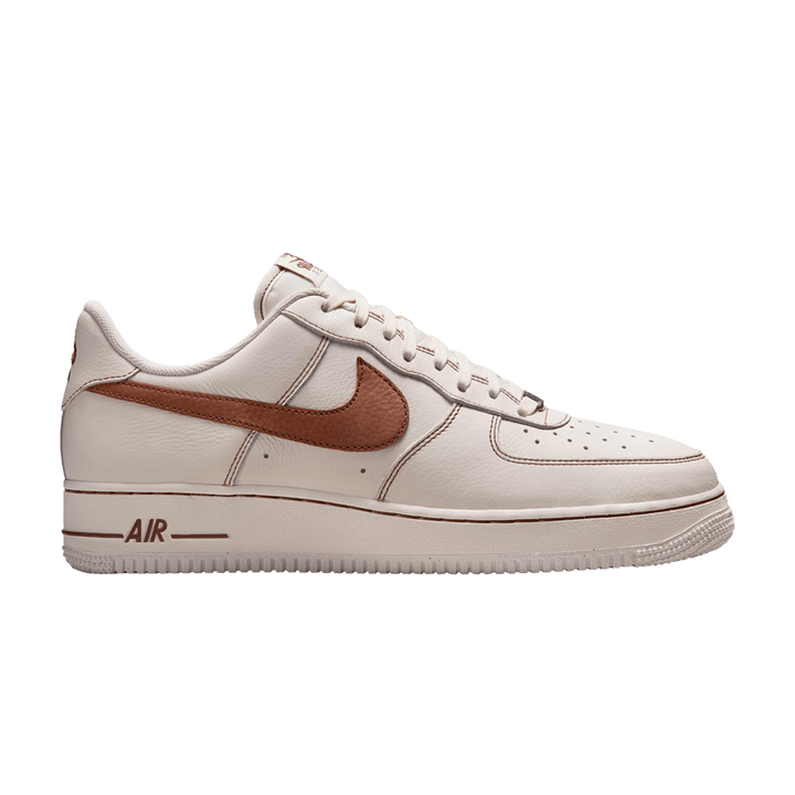 NIKE AIR FORCE 1 &