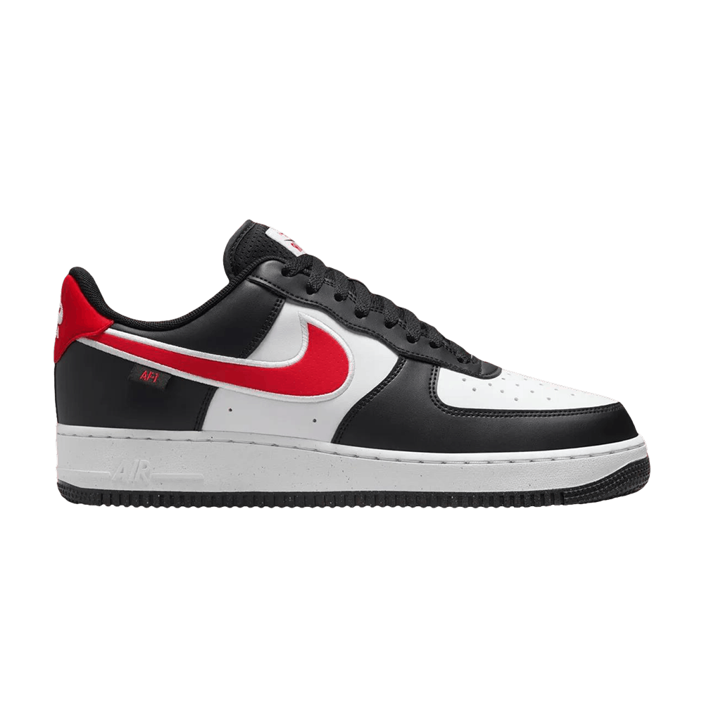 NIKE AIR FORCE 1 LOW &