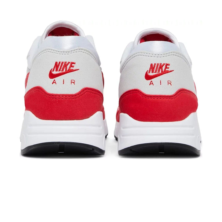 NIKE AIR MAX 1 &