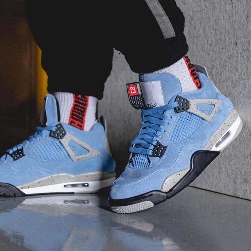 AIR JORDAN 4 RETRO &