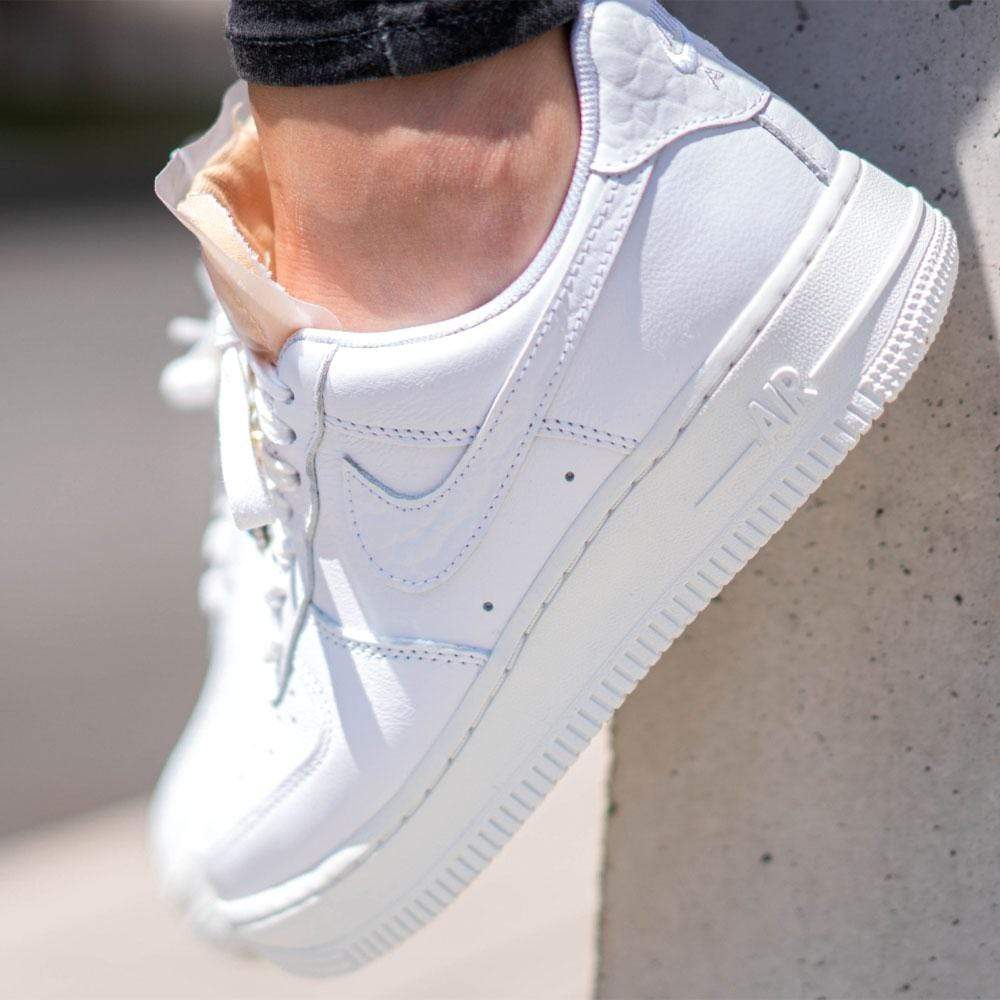 NIKE WMNS AIR FORCE 1 LOW &