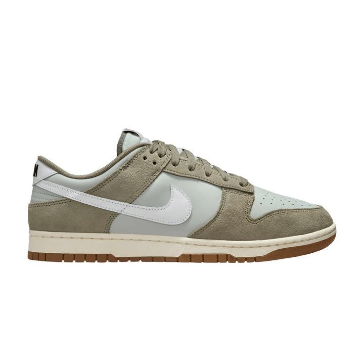 NIKE DUNK LOW RETRO SE LIGHT SILVER LIGHT ARMY SAIL WHITE