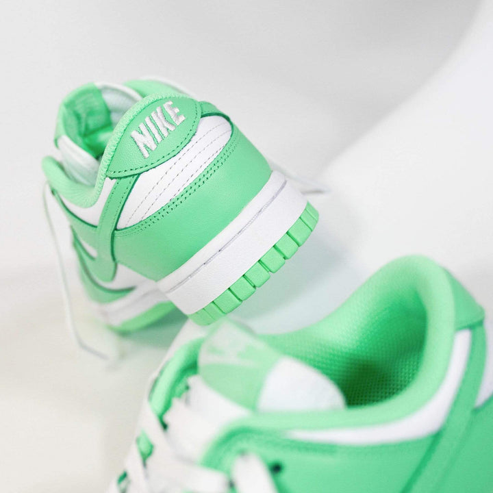 NIKE DUNK LOW WMNS &