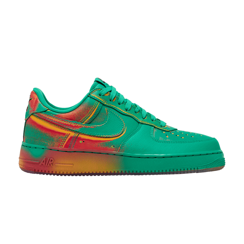 NIKE AIR FORCE 1 LOW &