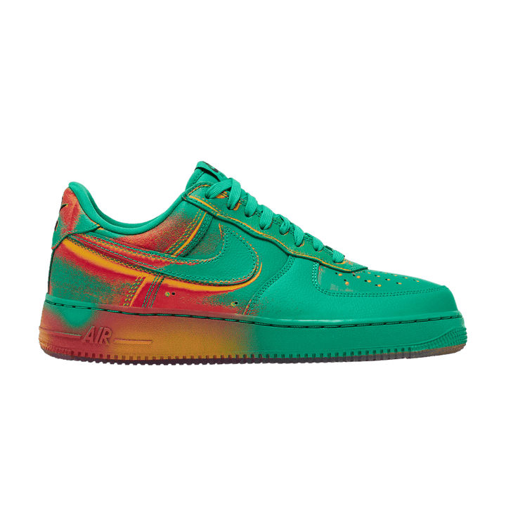 NIKE AIR FORCE 1 LOW &