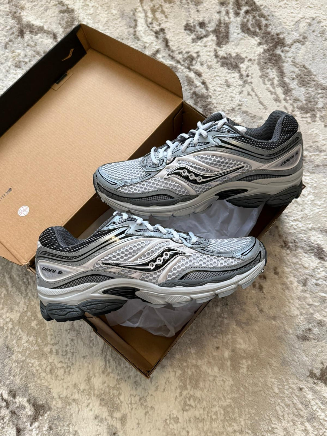SAUCONY PROGRID OMNI 9 OG &