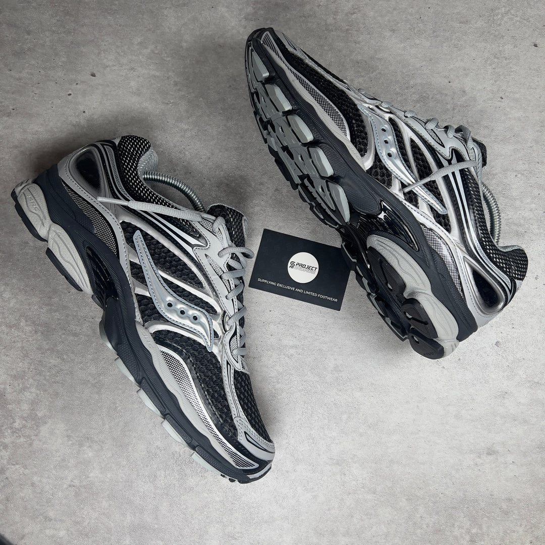 SAUCONY PROGRID OMNI 9 &