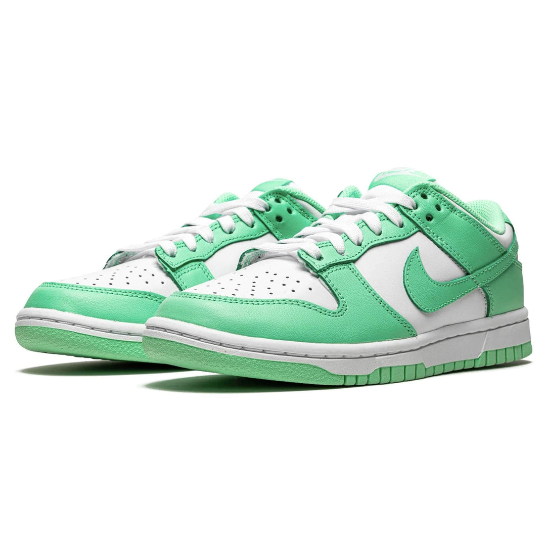 NIKE DUNK LOW WMNS &