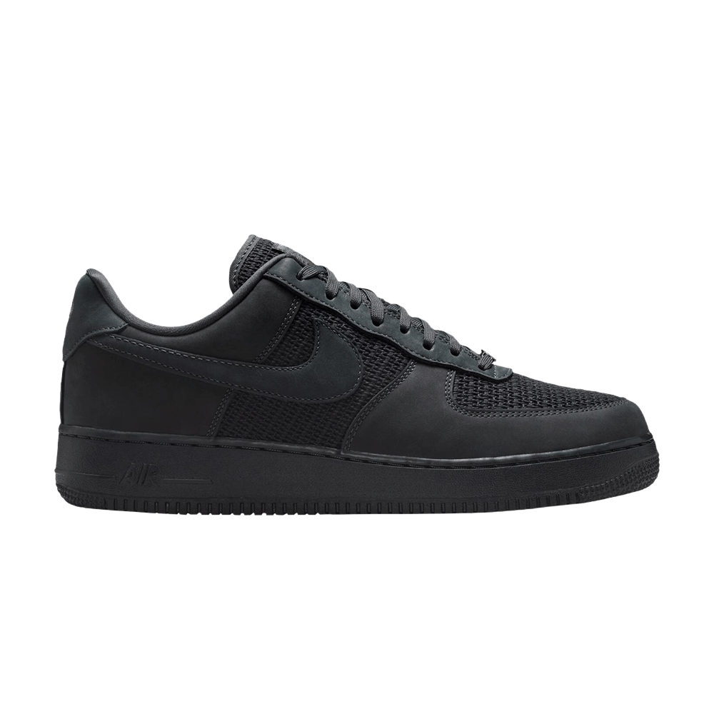 NIKE AIR FORCE 1 LOW &