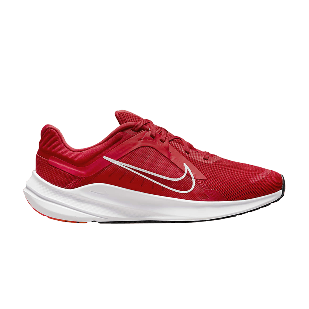 NIKE QUEST 5 &