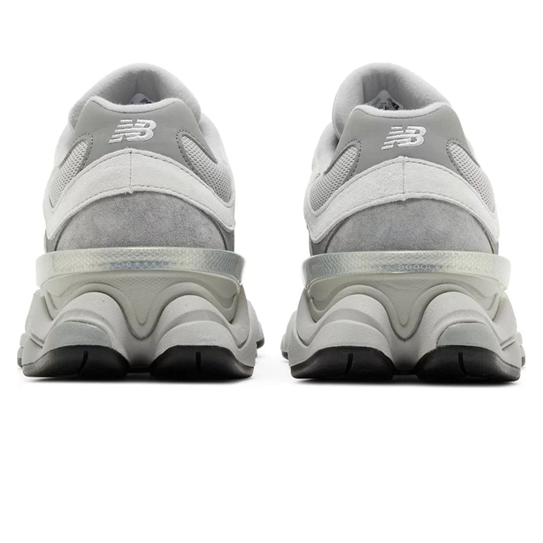 NEW BALANCE 9060 &
