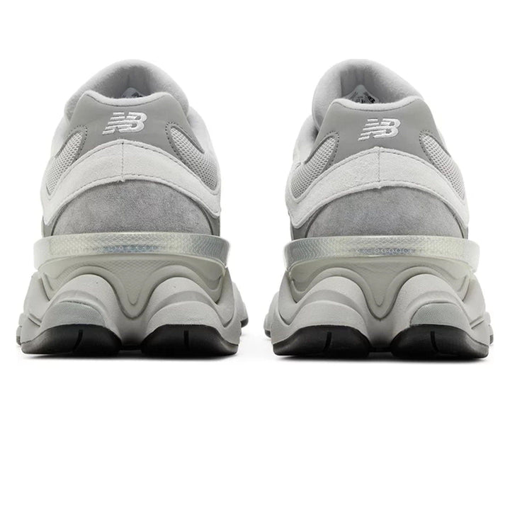 NEW BALANCE 9060 &