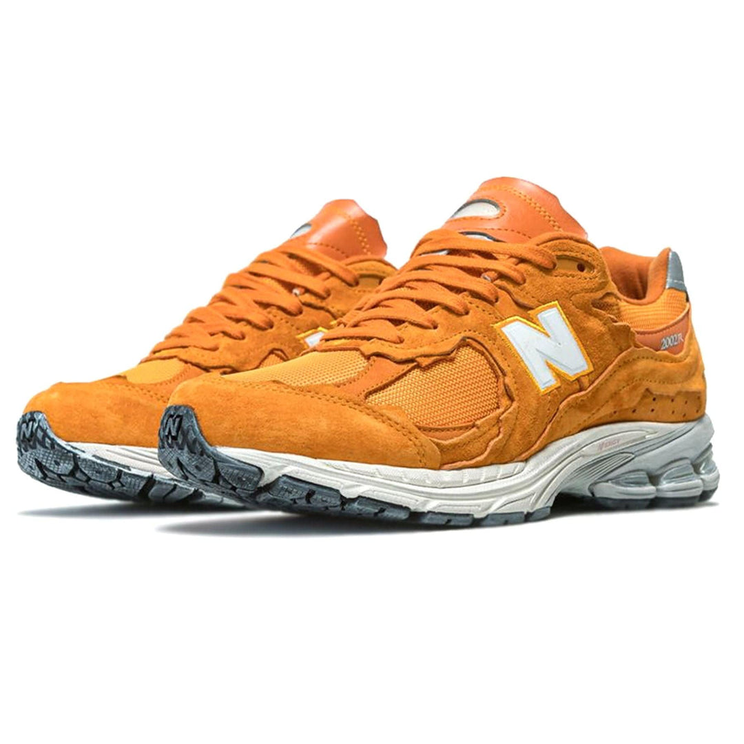 NEW BALANCE 2002R &