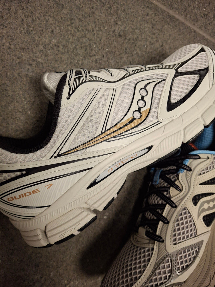 SAUCONY PROGRID GUIDE 7 &