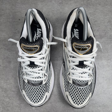 SAUCONY PROGRID OMNI 9 SILVER GOLD