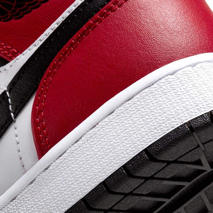 AIR JORDAN 1 MID GS &