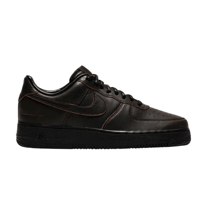 NIKE AIR FORCE 1 LOW &