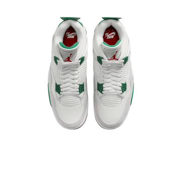 AIR JORDAN 4 RETRO X NIKE SB 'PINE GREEN' — Stock