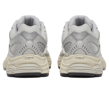 SAUCONY PROGRID OMNI 9 OG 'QUARTZ EGGSHELL' — Stock