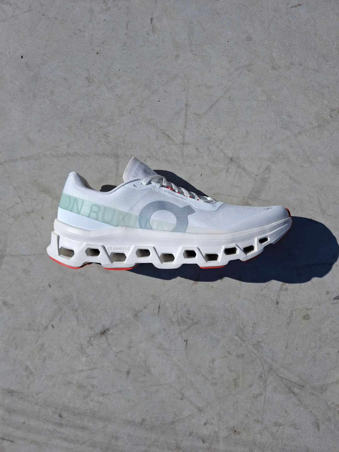 ON CLOUDMONSTER 1 &