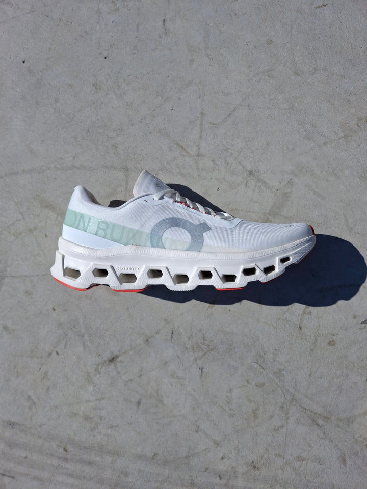 ON CLOUDMONSTER 1 &