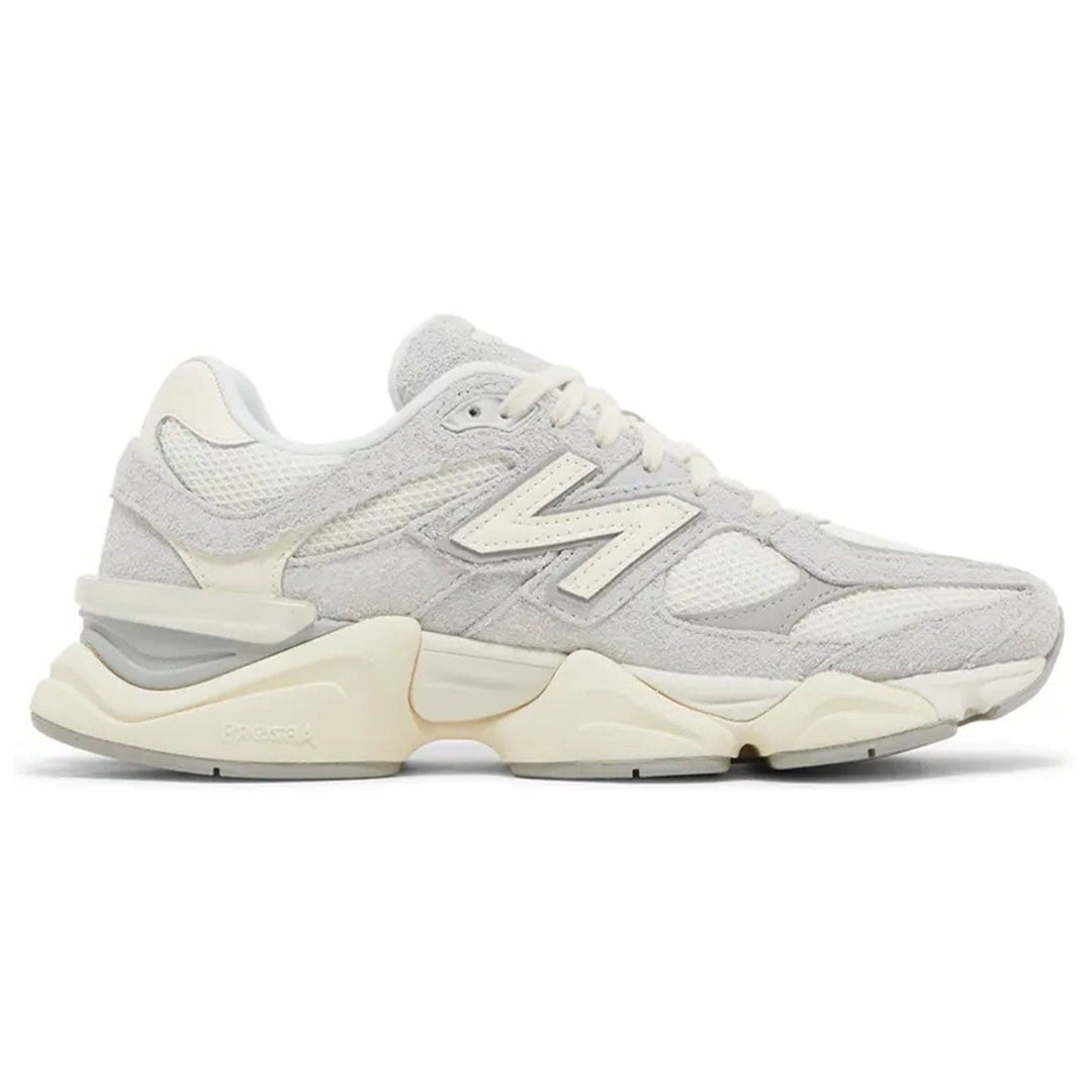 NEW BALANCE 9060 &