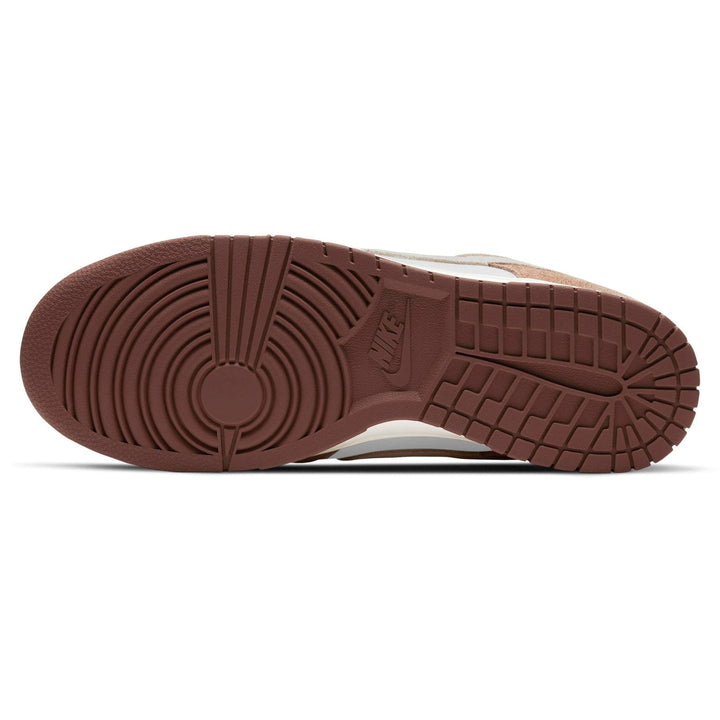 NIKE DUNK LOW PREMIUM &