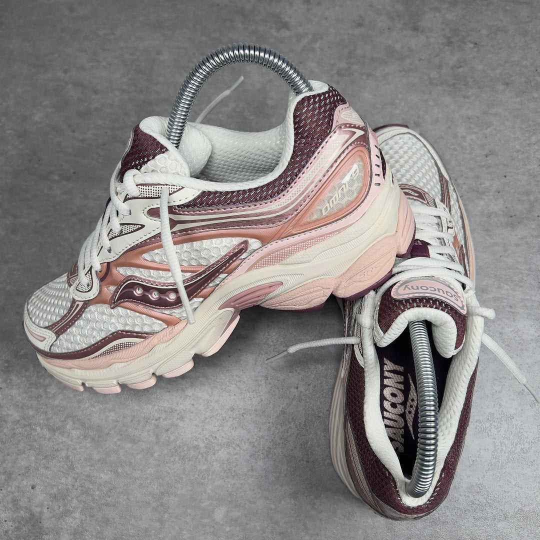 SAUCONY PROGRID OMNI 9 &