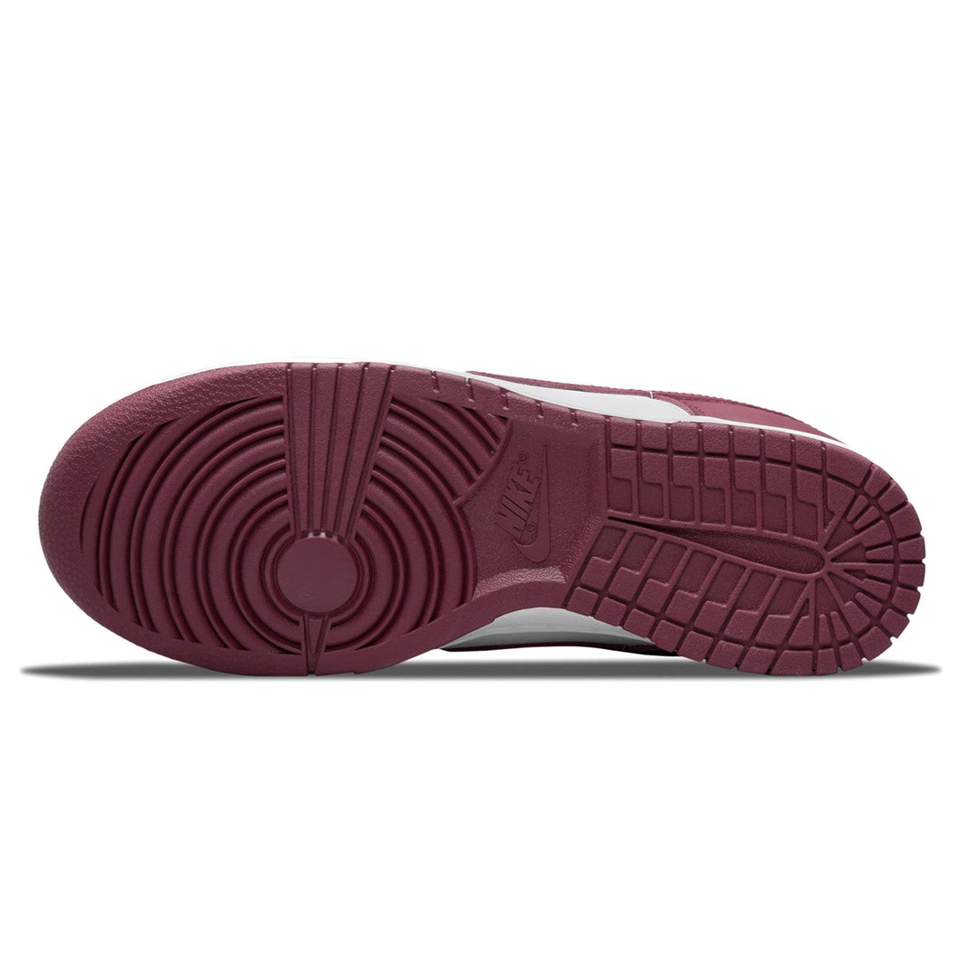 NIKE DUNK LOW WMNS &