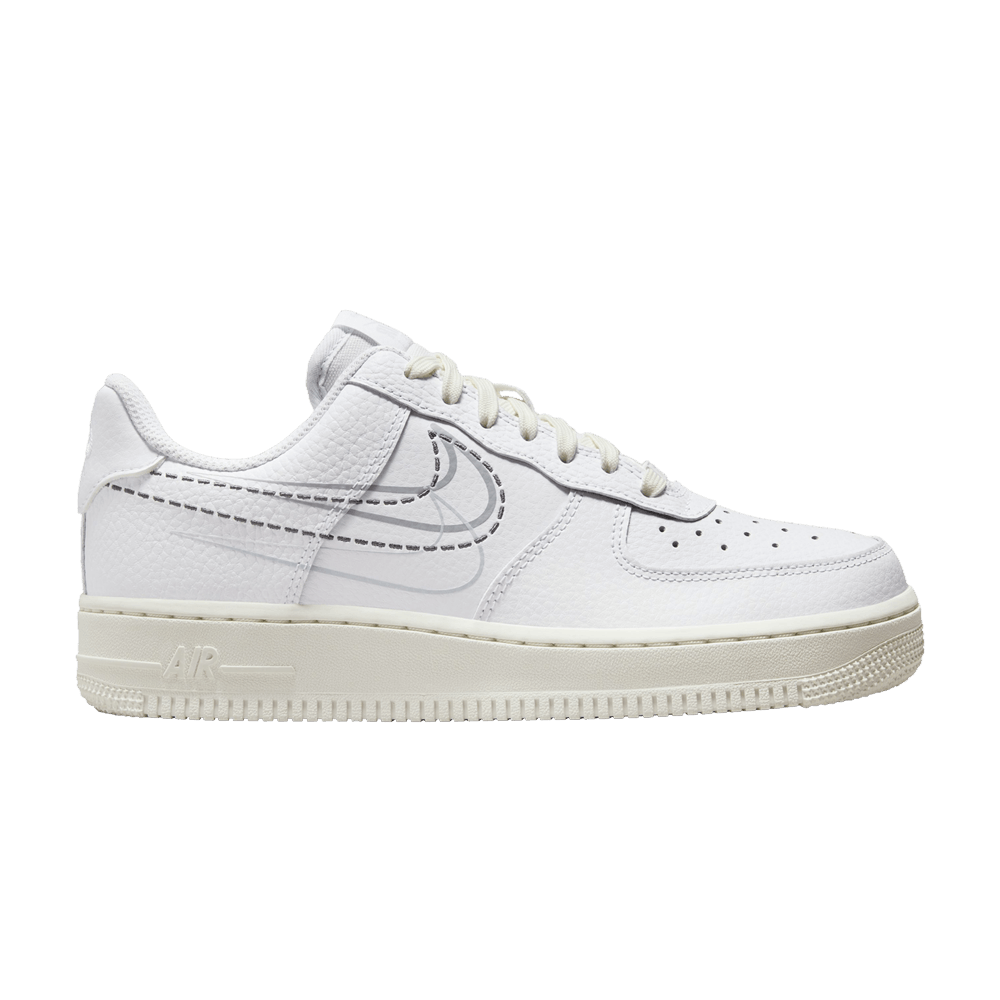 NIKE AIR FORCE 1 LOW &
