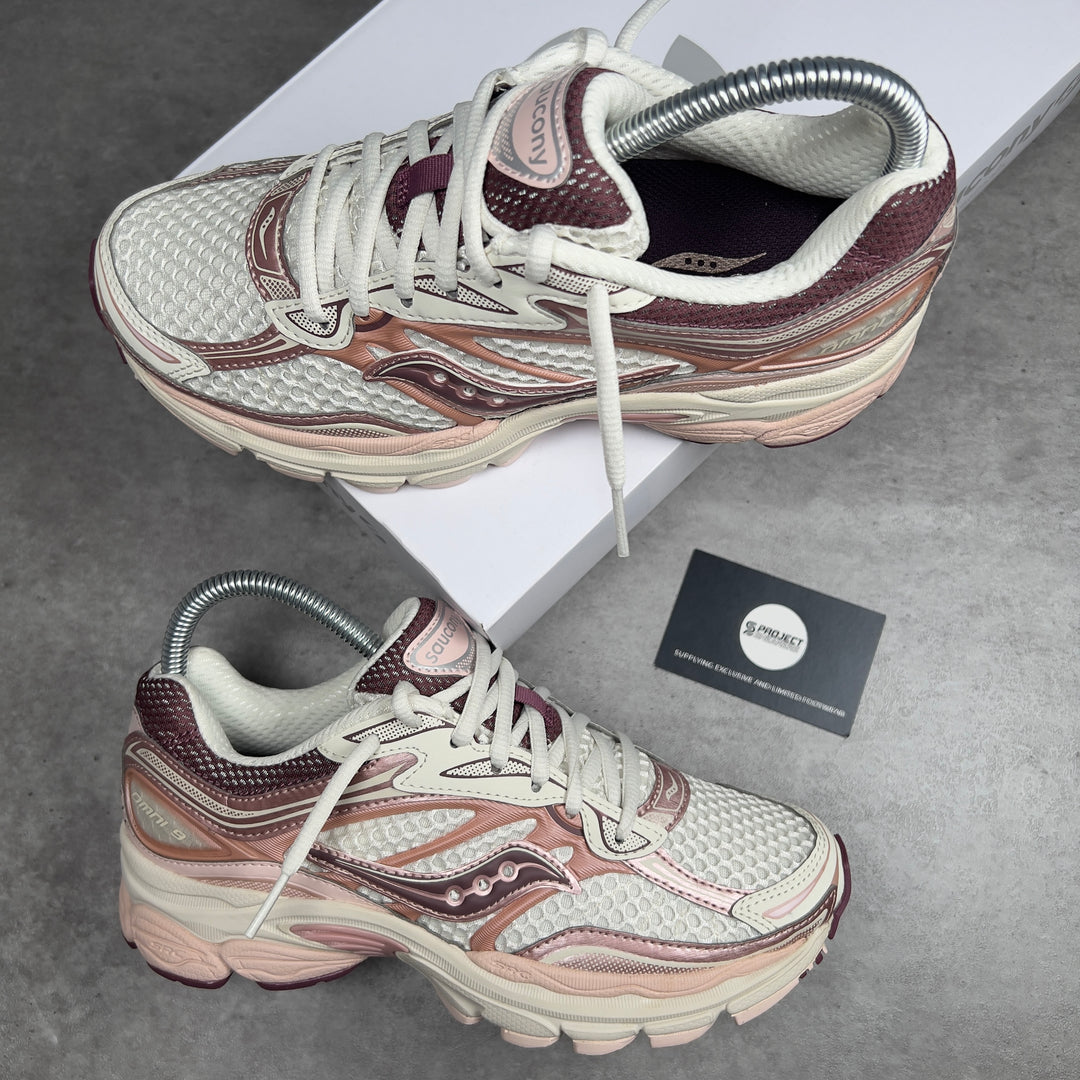 SAUCONY PROGRID OMNI 9 &
