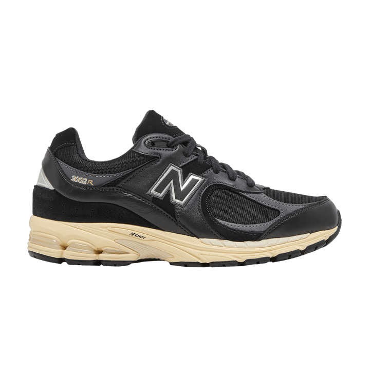 NEW BALANCE 2002R BLACK VINTAGE
