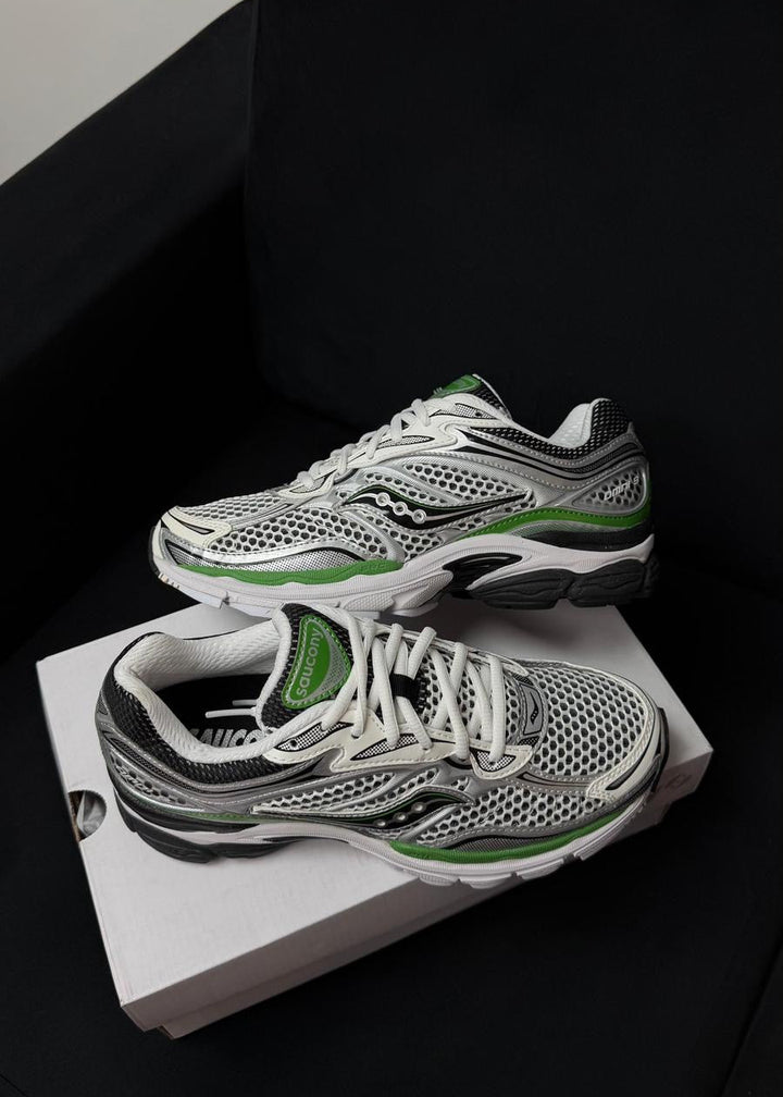 SAUCONY PROGRID OMNI 9 WHITE PINE GREEN
