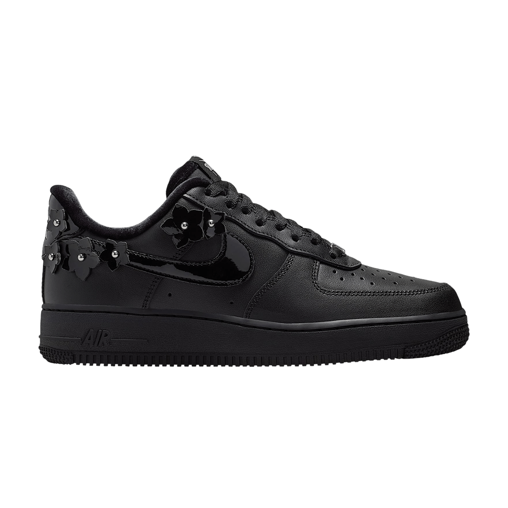 NIKE AIR FORCE 1 LOW &