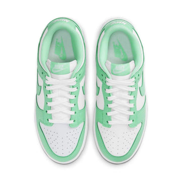 NIKE DUNK LOW WMNS 'GREEN GLOW' — Stock