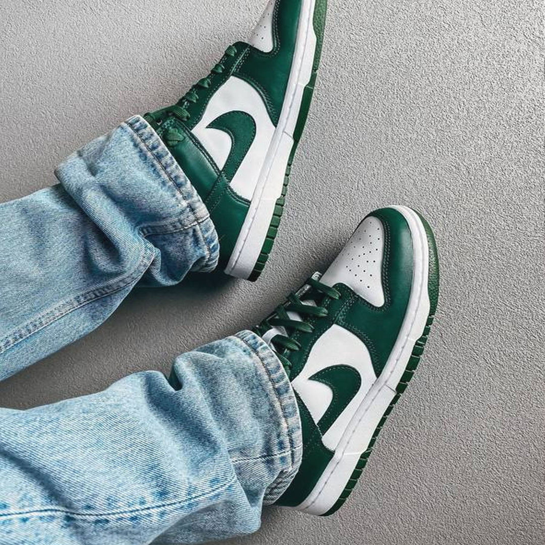 NIKE DUNK LOW &