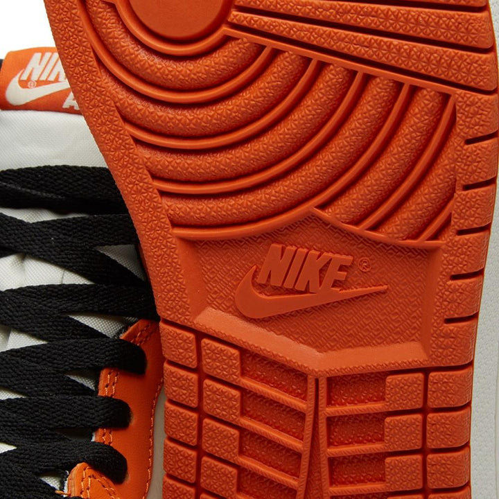 AIR JORDAN 1 RETRO HIGH OG &