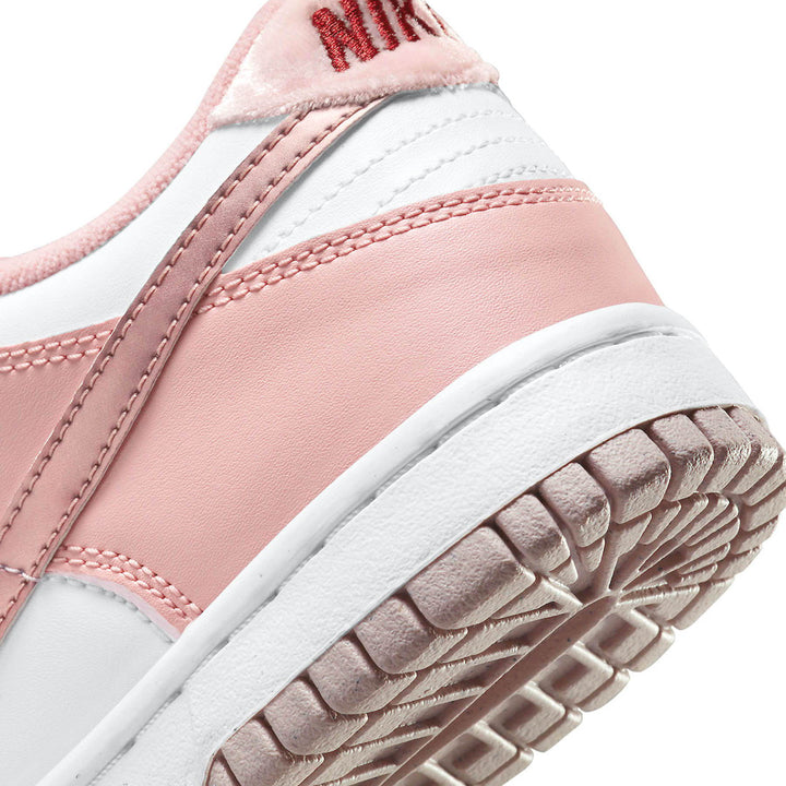 NIKE DUNK LOW GS &