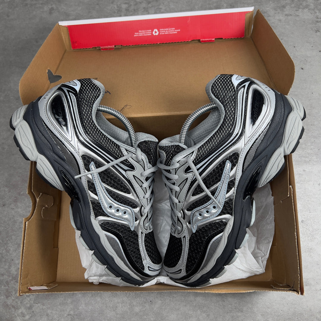 SAUCONY PROGRID OMNI 9 &