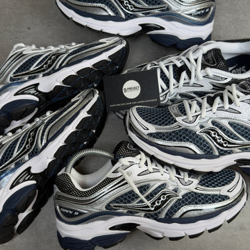 SAUCONY PROGRID OMNI 9 DEEP NAVY